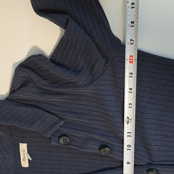 Madewell Button-Front Midi Shirtdress - Picture 3 of 9